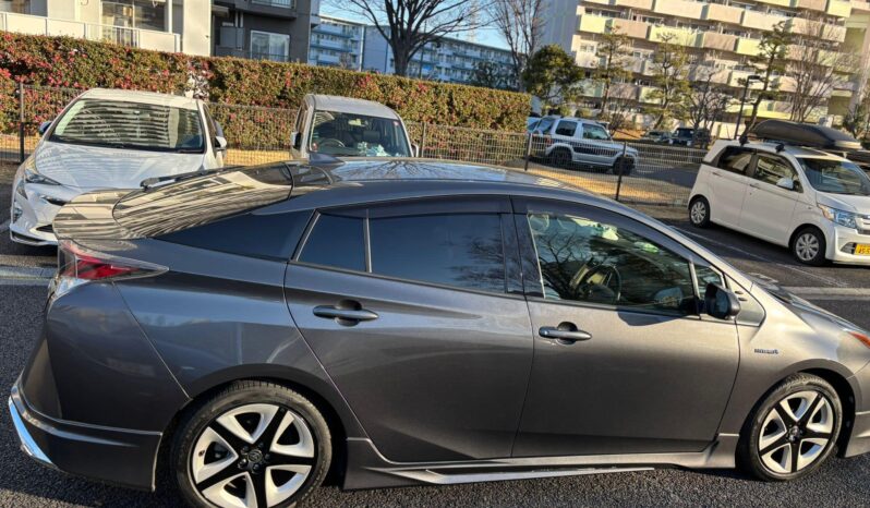 
								Toyota CH-R HYBRID 2016 full									