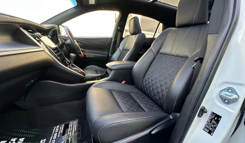 
								2015 Toyota Harrier Premium Advanced Package full									