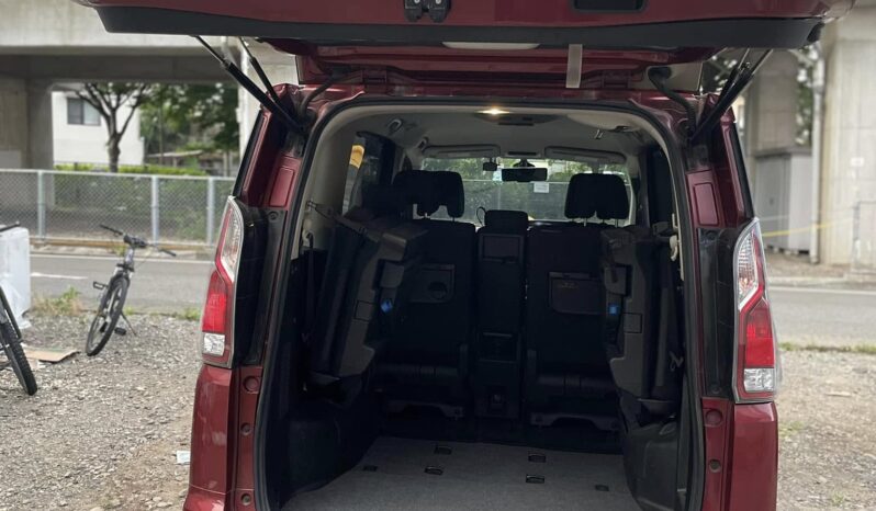 
								Nissan Serena 2017 full									