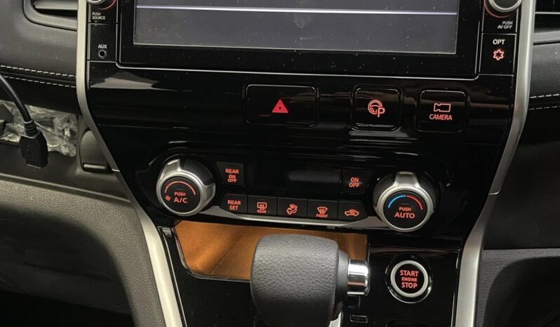 
								Nissan Serena 2017 full									