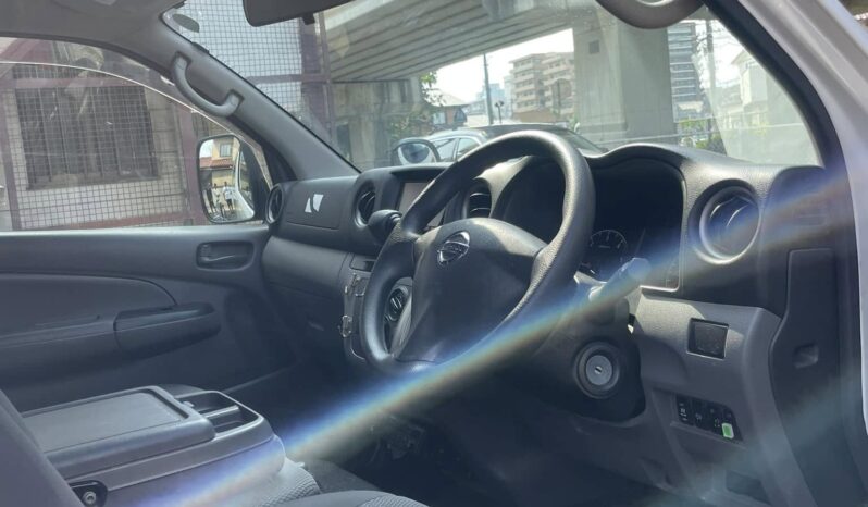 
								Nissan caravan 2013 full									