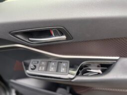 
										Toyota CH-R HYBRID 2017 full									