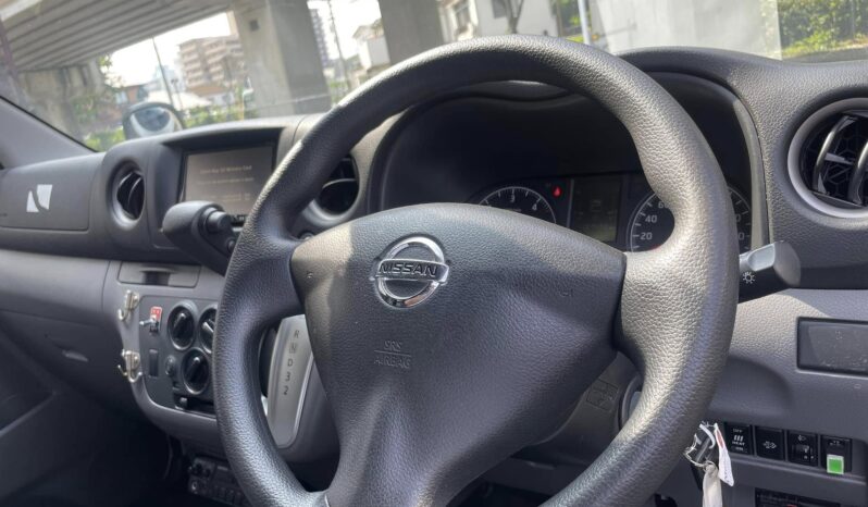 
								Nissan caravan 2013 full									