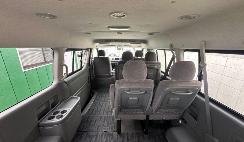
								Toyota Hiace Wagon GL 2010 full									