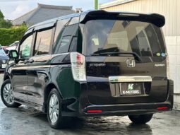 
										Honda Stepwgn Spada Z (2010 – H22) full									