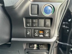 
										2019 Toyota Esquire Hybrid Gi – Premium Package full									