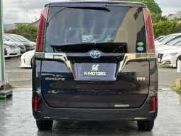 
										2019 Toyota Esquire Hybrid Gi – Premium Package full									