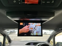 
										2019 Toyota Esquire Hybrid Gi – Premium Package full									