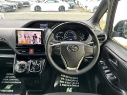 
										2019 Toyota Esquire Hybrid Gi – Premium Package full									