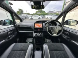 
										2019 Toyota Esquire Hybrid Gi – Premium Package full									