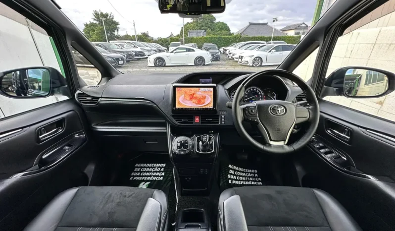 
								2019 Toyota Esquire Hybrid Gi – Premium Package full									