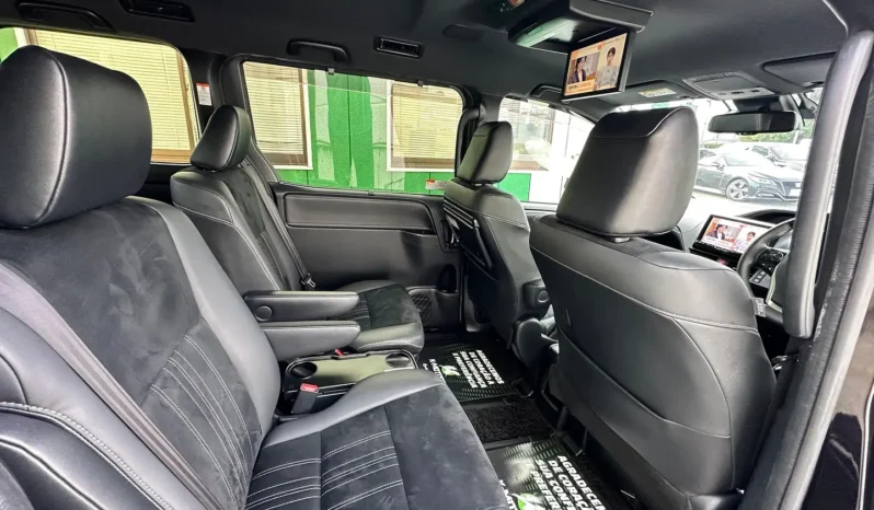 
								2019 Toyota Esquire Hybrid Gi – Premium Package full									