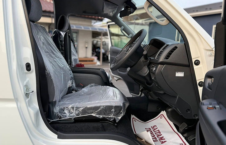 
								BRAND NEW Toyota Hiace Commuter 2025 full									