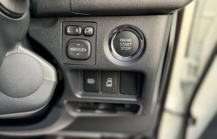 
								BRAND NEW Toyota Hiace Commuter 2025 full									