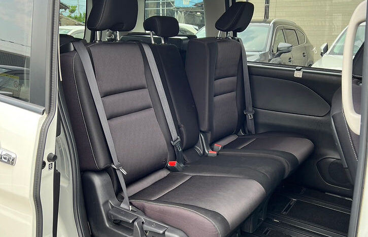 
								Nissan Serena Highway STAR　Vselection full									