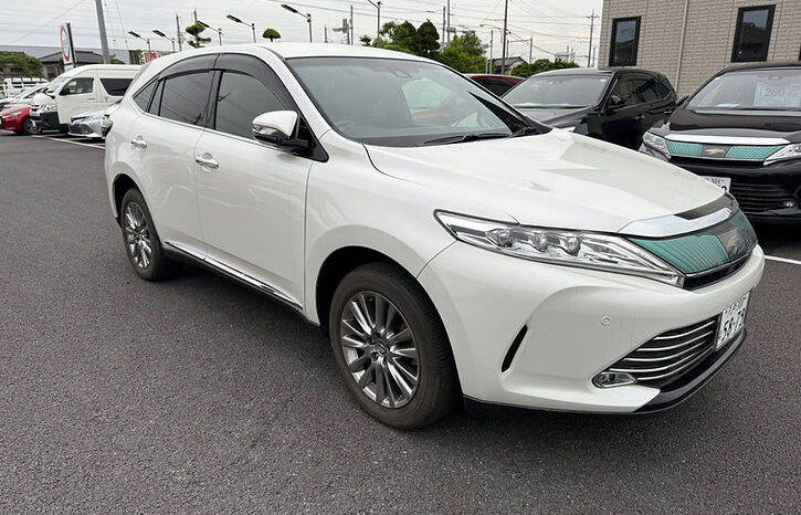 
								Toyota Harrier Premium full									