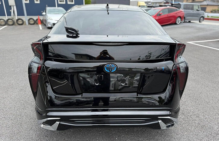
								Toyota Prius S Touring Selection full									