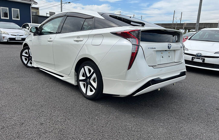 
								Toyota Prius Ａ Touring Selection full									