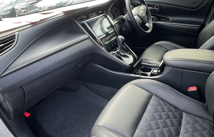 
								Toyota Harrier Premium style Noir full									