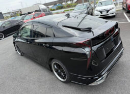 
										Toyota Prius S Touring Selection full									