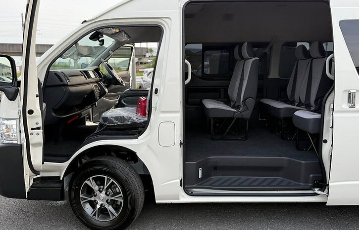 
								BRAND NEW Toyota Hiace Commuter 2025 full									