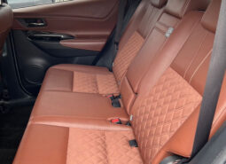 
										Toyota Harrier Elegance full									