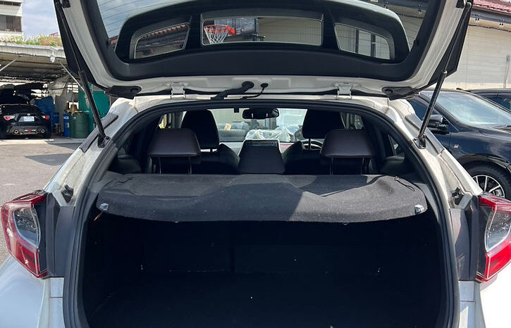 
								TOYOTA C-HR G full									