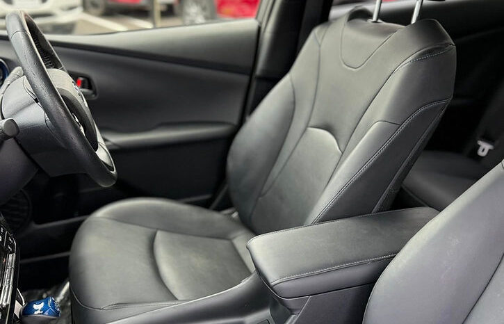 
								Toyota Prius S Touring Selection full									