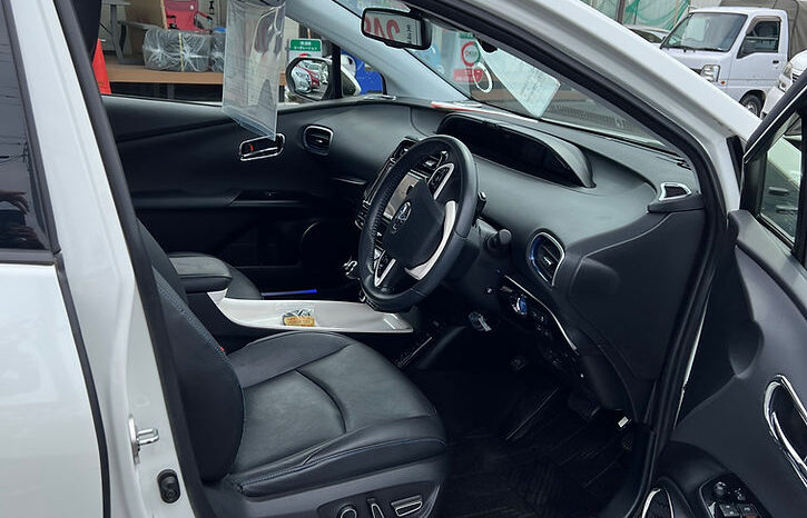 
								Toyota Prius Ａ Touring Selection full									