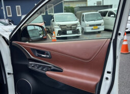 
										Toyota Harrier Elegance full									