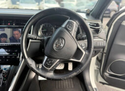 
										Toyota Harrier Premium full									