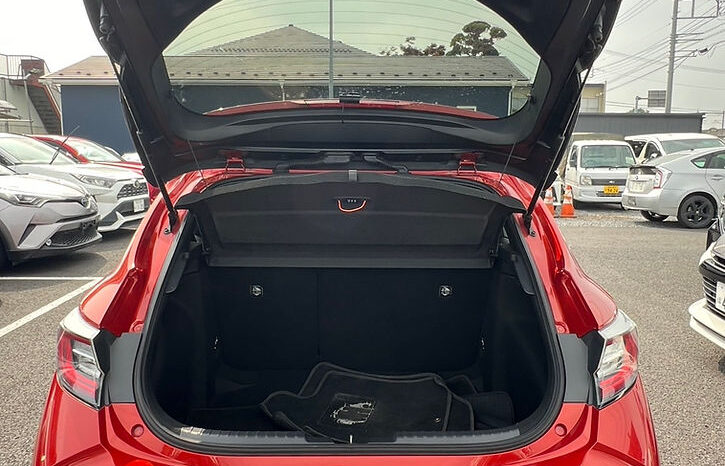 
								Toyota Corolla Sport Hybrid full									