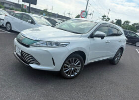 Toyota Harrier Premium