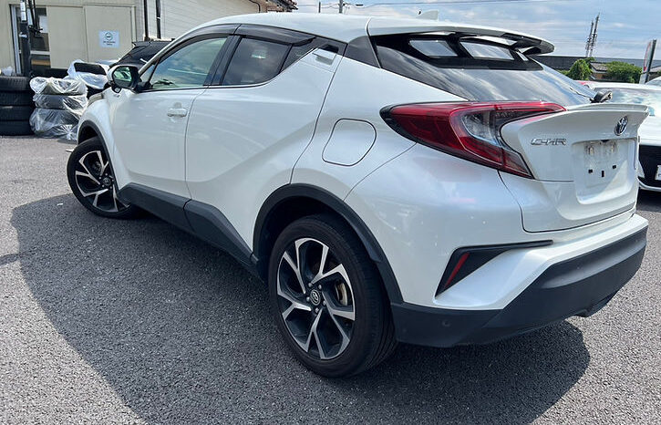 
								TOYOTA C-HR G full									