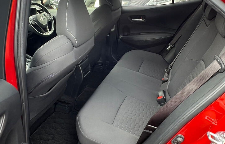 
								Toyota Corolla Sport Hybrid full									