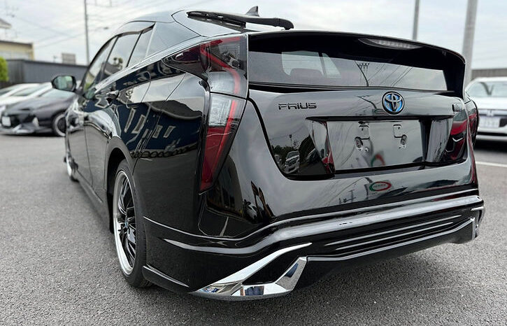 
								Toyota Prius S Touring Selection full									
