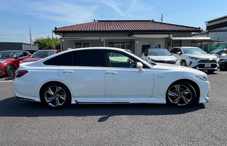 
								Toyota Crown RS advance 2019 full									
