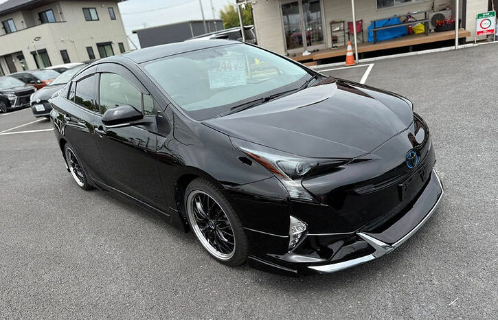 
								Toyota Prius S Touring Selection full									