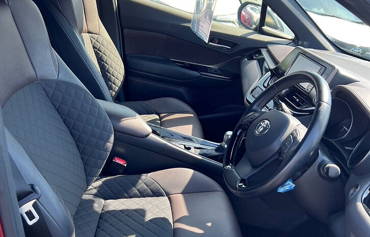 
								TOYOTA C-HR G LED edition 2018 full									