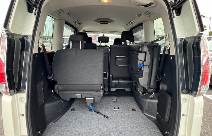 
								Nissan Serena Highway STAR　Vselection full									