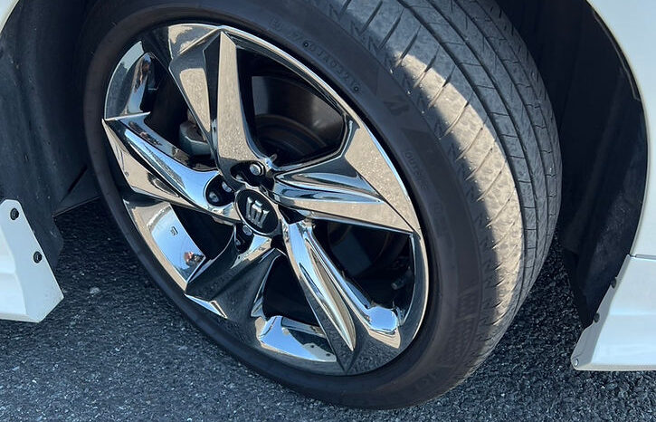 
								Toyota Crown RS advance 2019 full									