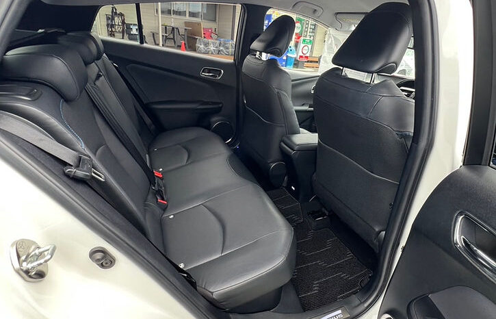 
								Toyota Prius Ａ Touring Selection full									