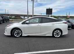
										Toyota Prius Ａ Touring Selection full									
