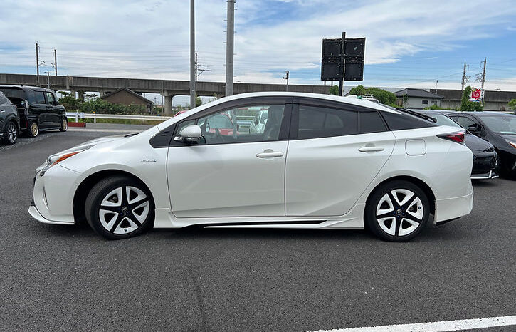 
								Toyota Prius Ａ Touring Selection full									