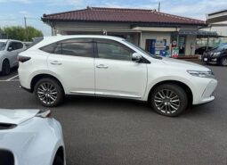 
										Toyota Harrier Premium full									