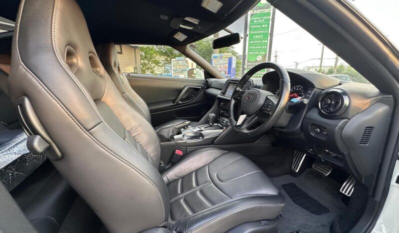 
								Nissan GT-R R35 Pure Edition full									