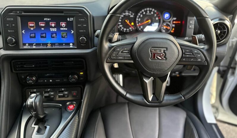 
								Nissan GT-R R35 Pure Edition full									