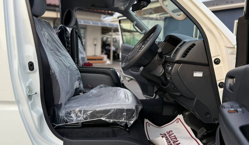 
								TOYOTA Hiace Commuter full									