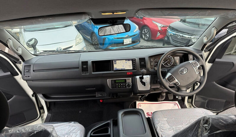 
								TOYOTA Hiace Commuter full									