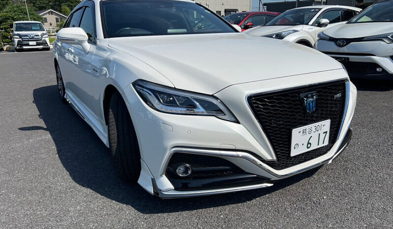 
								Toyota Crown RS advance full									